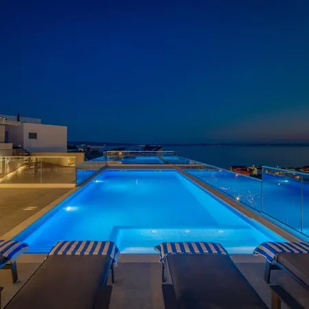 Luna Villa *